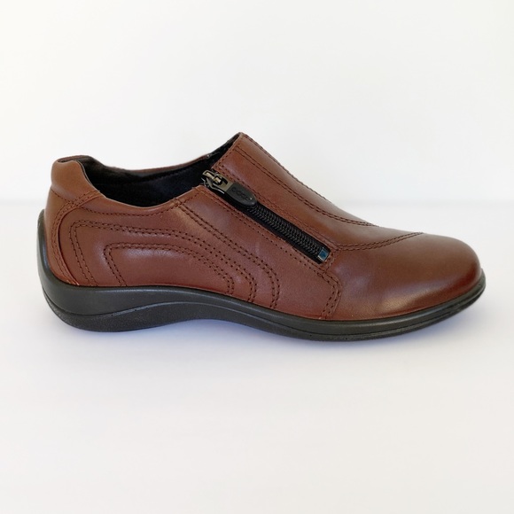 Ecco Brown Leather Slip-On Loafers Size 6.5 - Picture 3 of 8